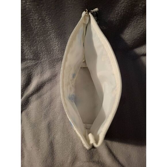 Nwt Hello Kitty make up pouch - Picture 3 of 3